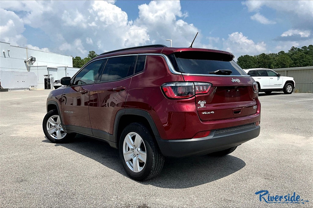 2022 Jeep Compass Latitude photo 4