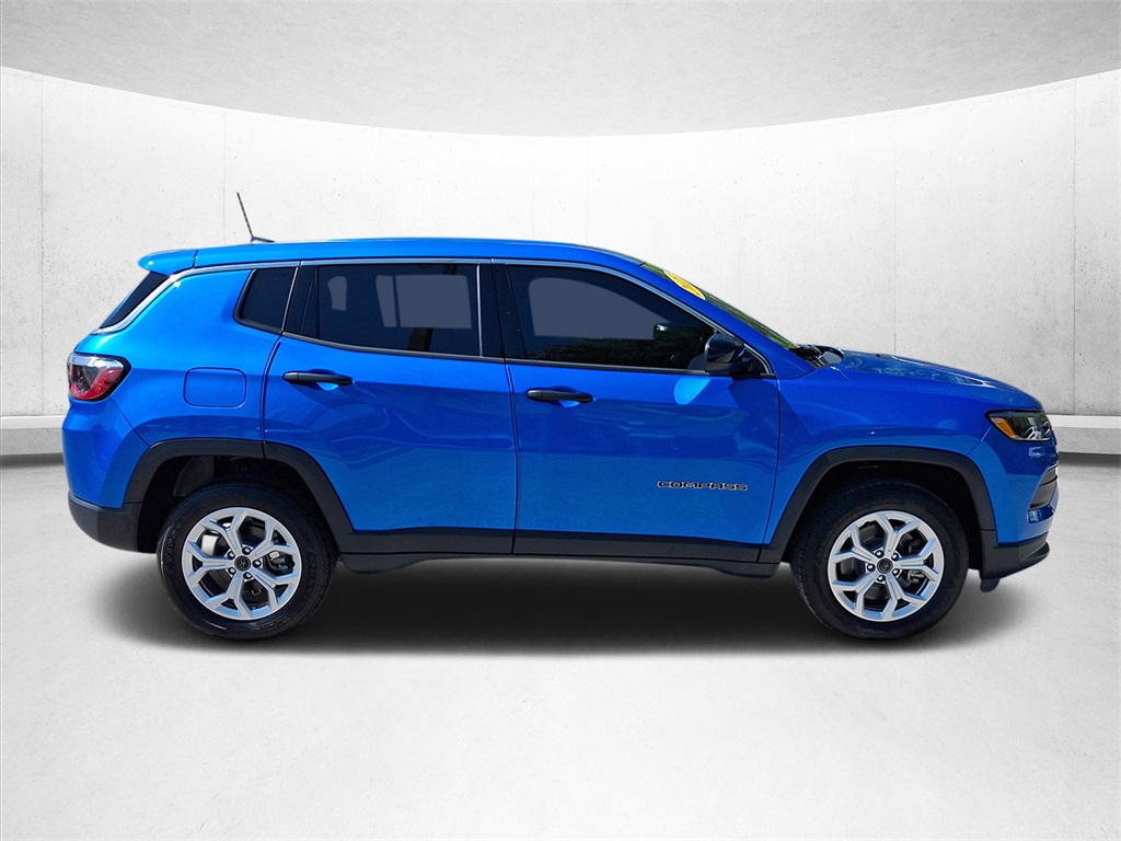 2025 Jeep Compass Sport photo 2