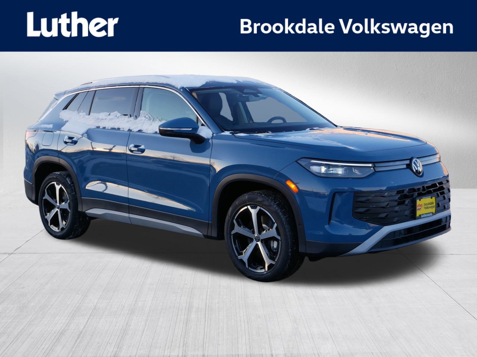 2026 Volkswagen Tiguan SE's photo