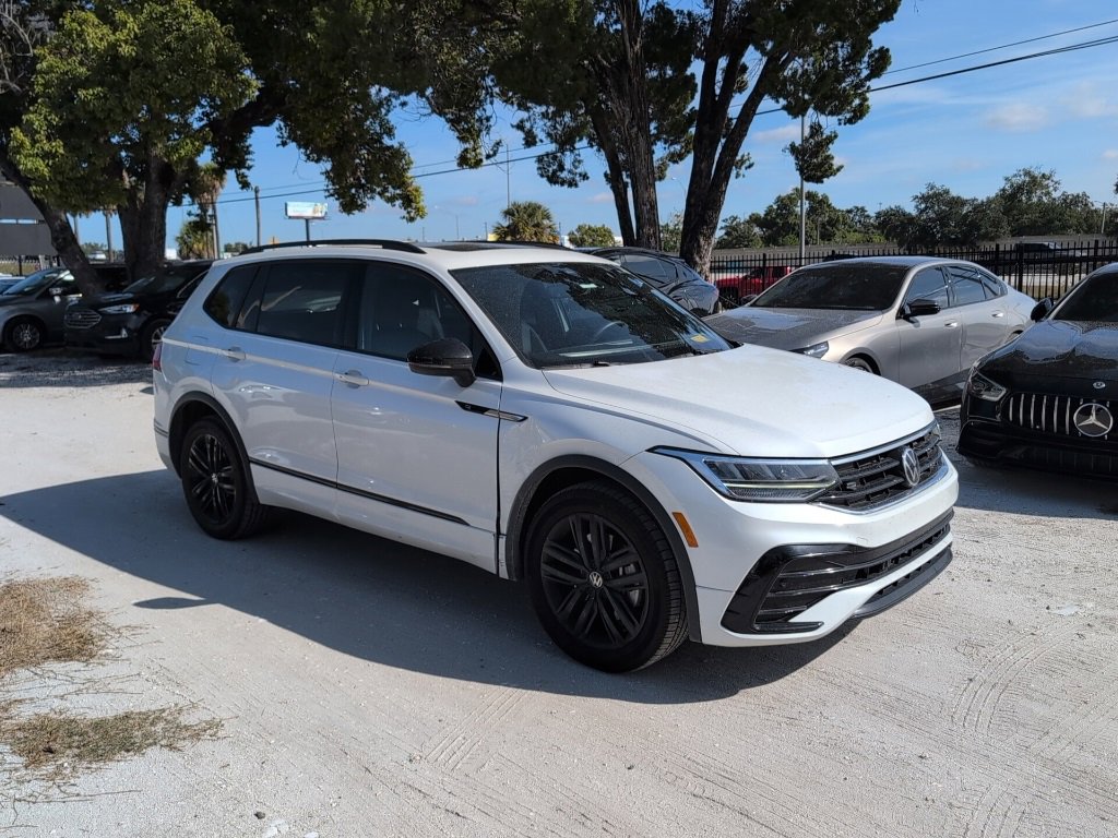 2022 Volkswagen Tiguan SE R-LINE BLACK