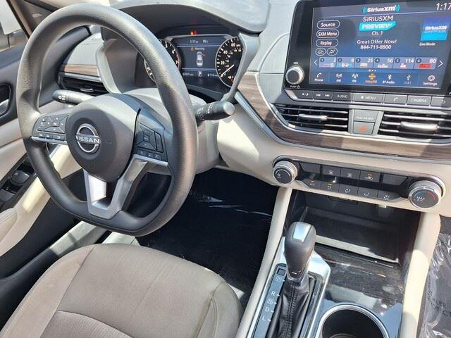 2023 Nissan Altima 2.5 SV photo 28