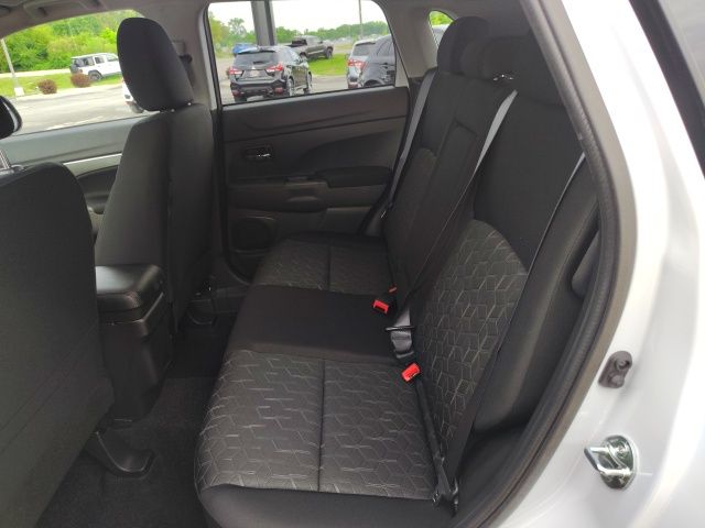 2025 Mitsubishi Outlander Sport ES photo 18