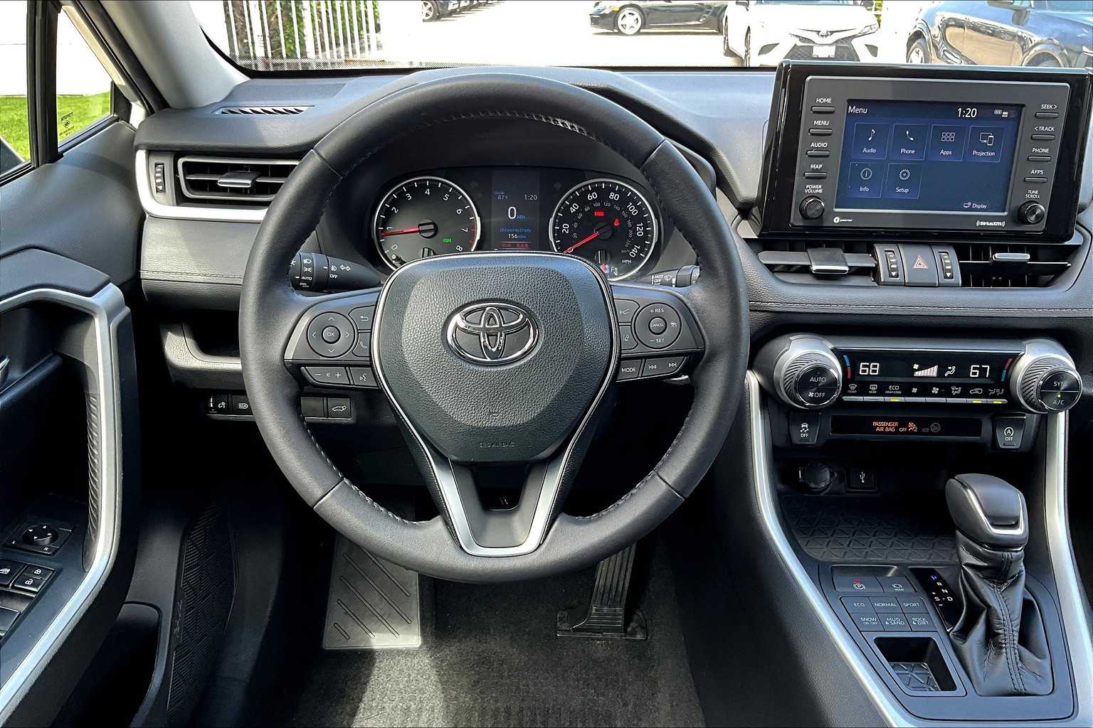 2021 Toyota RAV4 XLE Premium photo 5