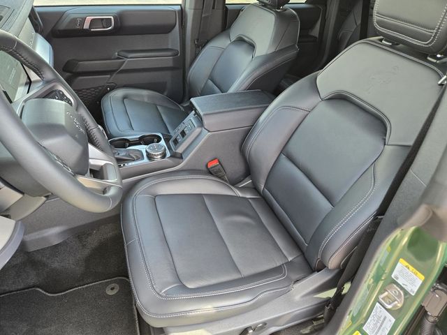 2025 Ford Bronco Outer Banks photo 16