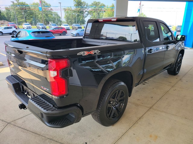 2025 Chevrolet Silverado 1500 RST photo 11