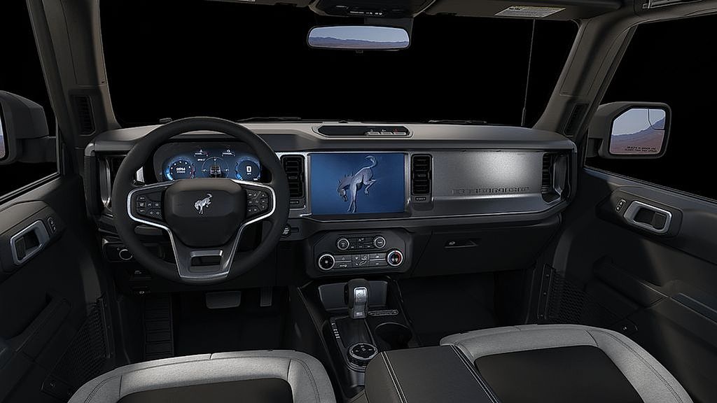 2025 Ford Bronco Base photo 7