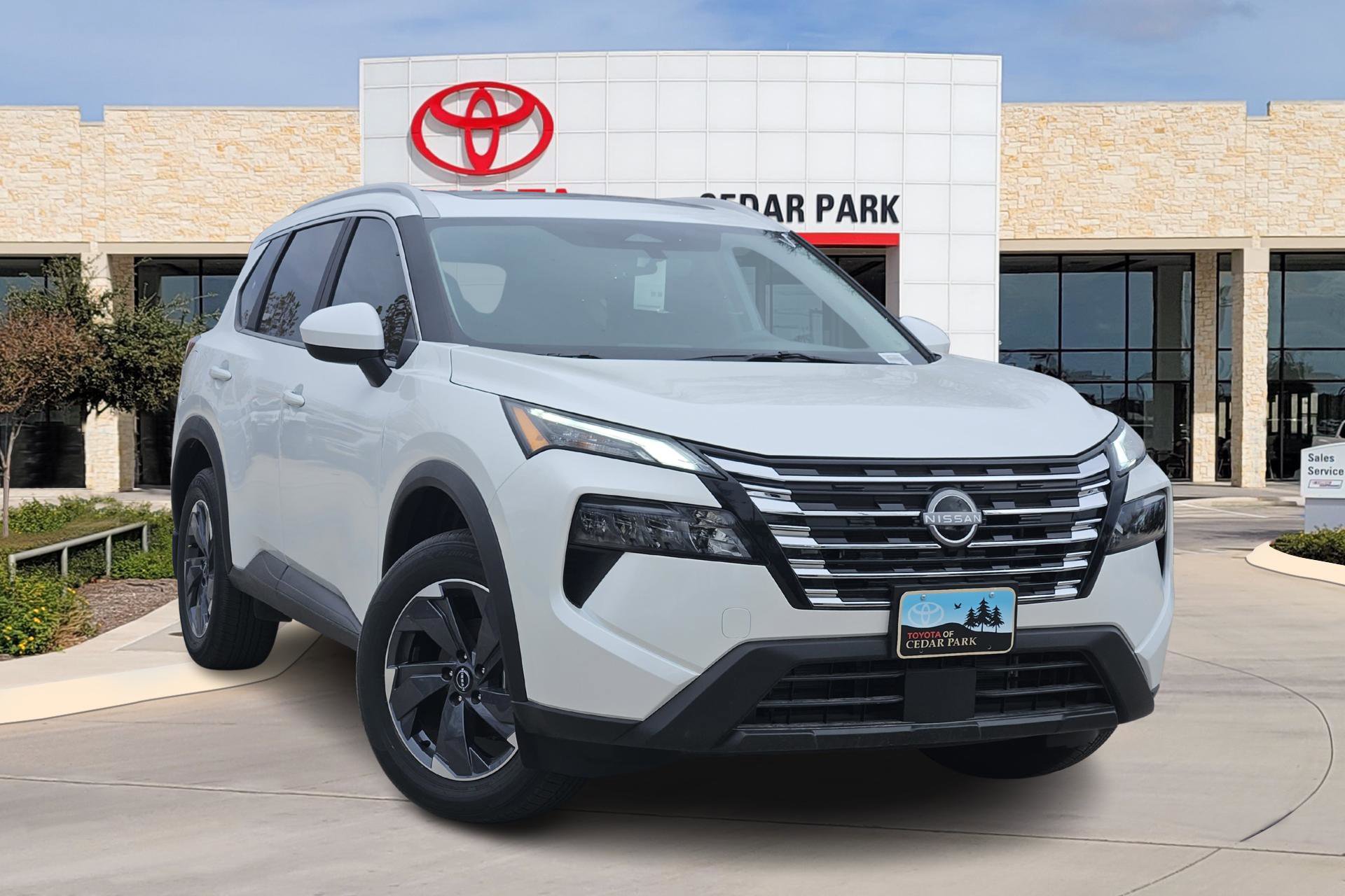 2026 Nissan Rogue SV's photo