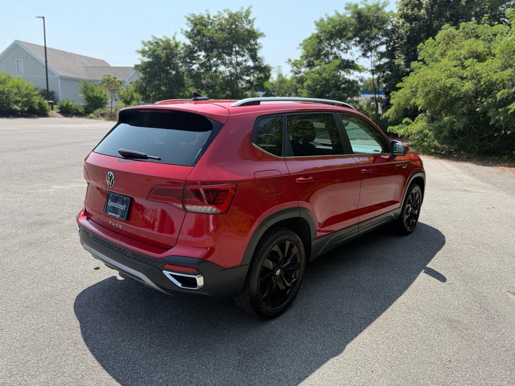 2022 Volkswagen Taos SE photo 5