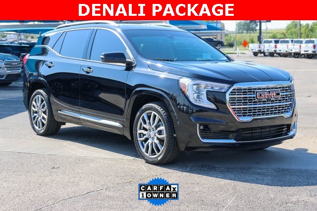 2023 GMC Terrain Denali's photo