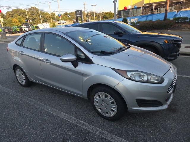 2018 Ford Fiesta S photo 2
