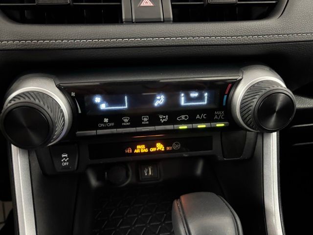 2023 Toyota RAV4 LE photo 20