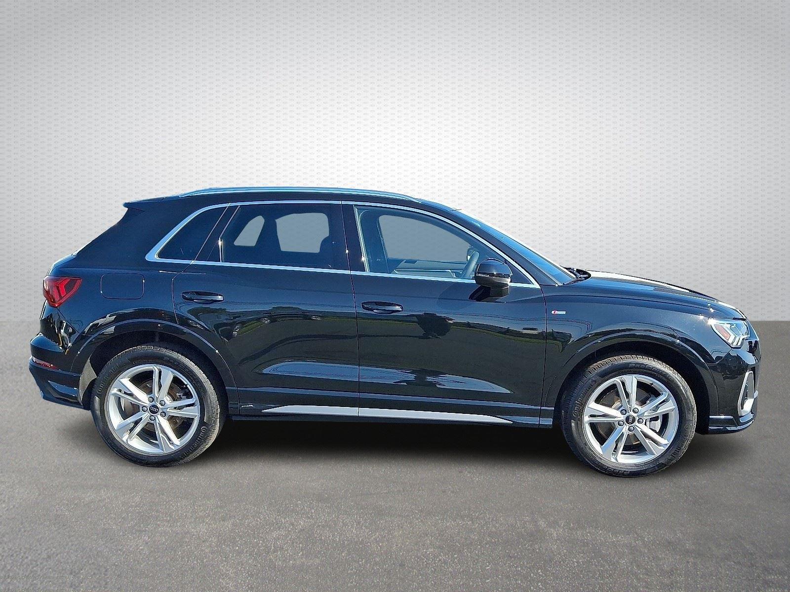 2024 Audi Q3 S line Premium Plus photo 2
