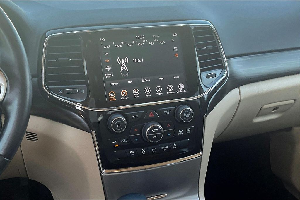 2022 Jeep Grand Cherokee Laredo E photo 9
