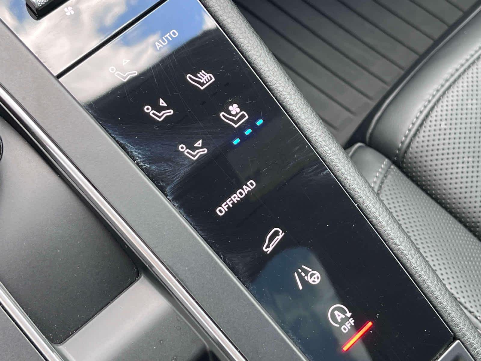 2024 Porsche Macan Base photo 26