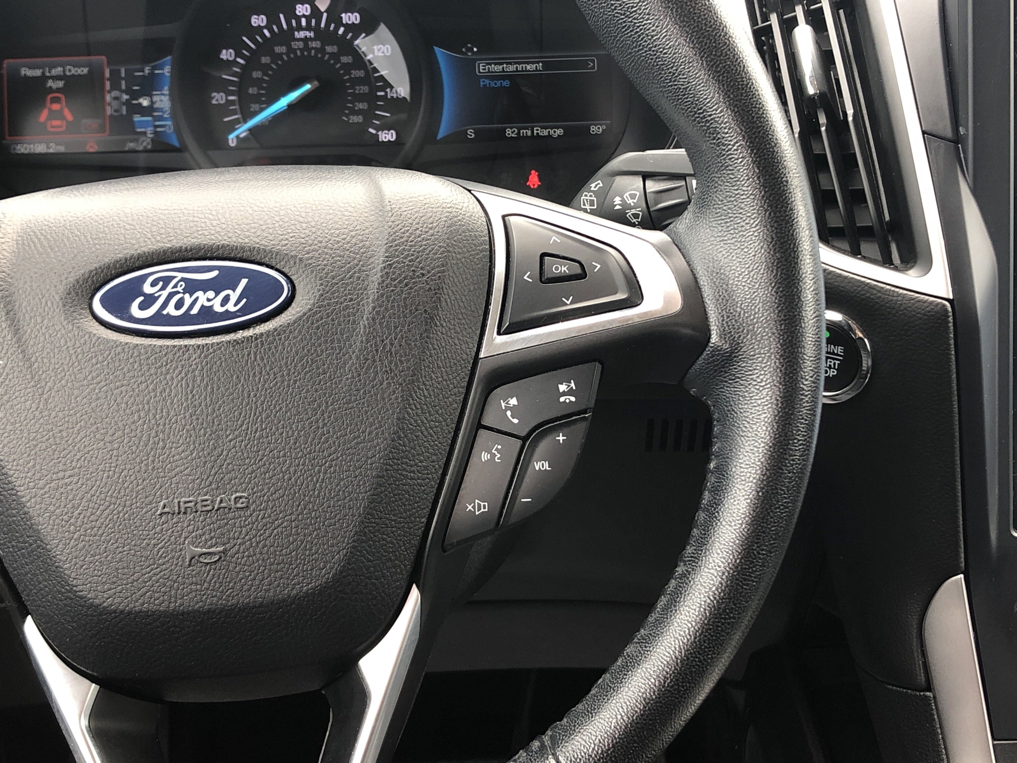 2022 Ford Edge SEL photo 16