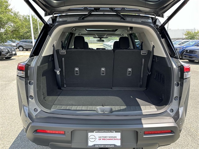 2025 Nissan Pathfinder SV photo 12