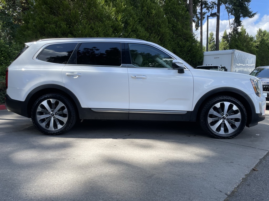 2020 Kia Telluride S photo 2