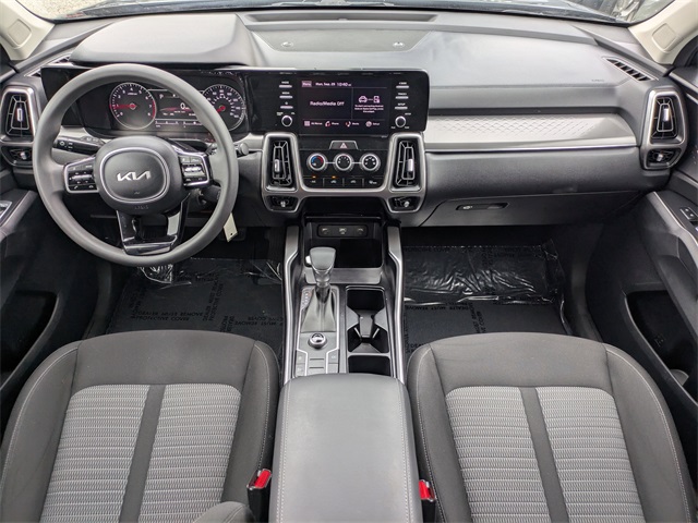 2023 Kia Sorento LX photo 15