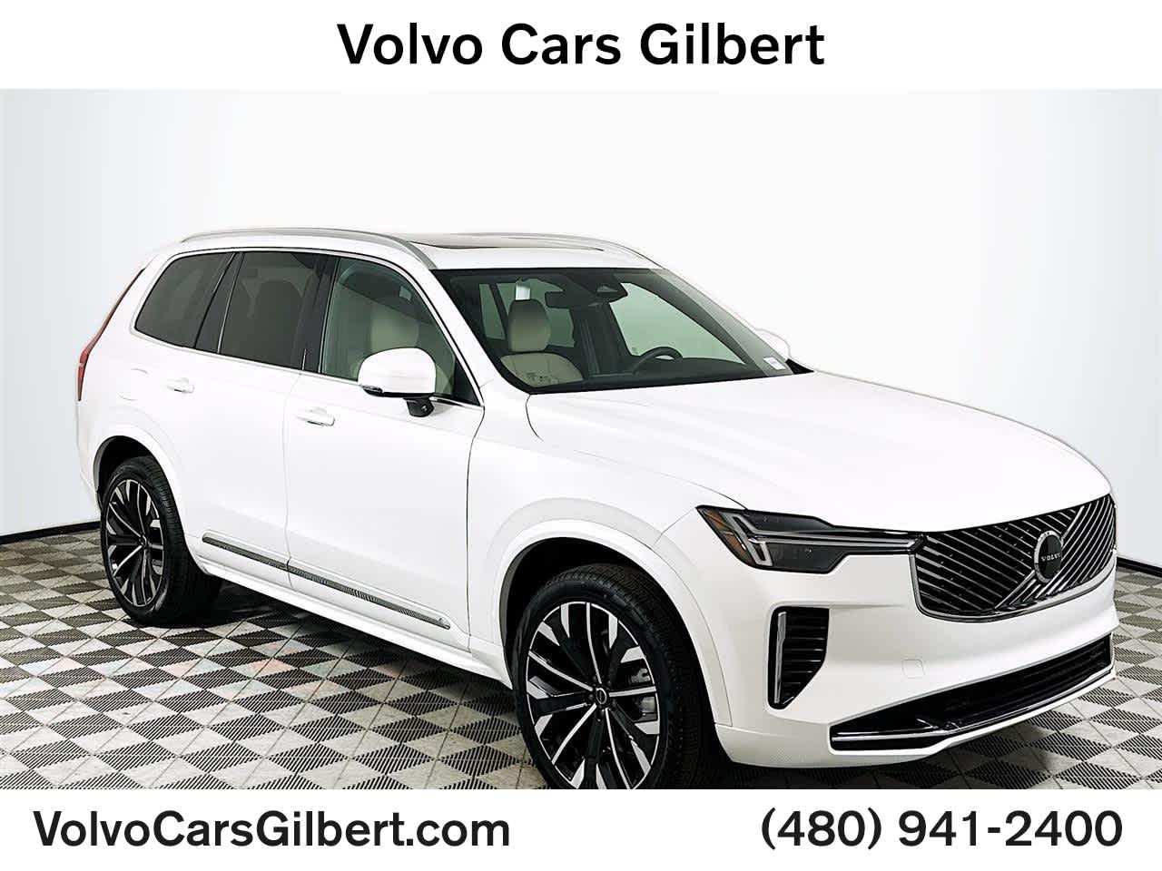 2025 Volvo XC90 Core's photo