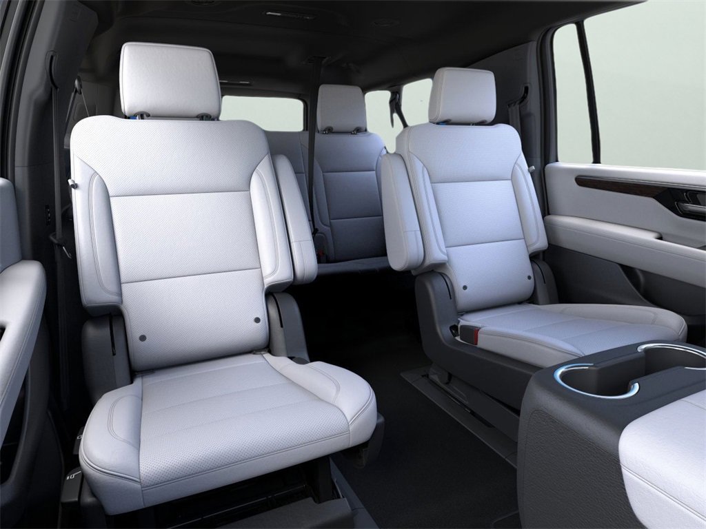2025 Chevrolet Suburban Premier photo 10