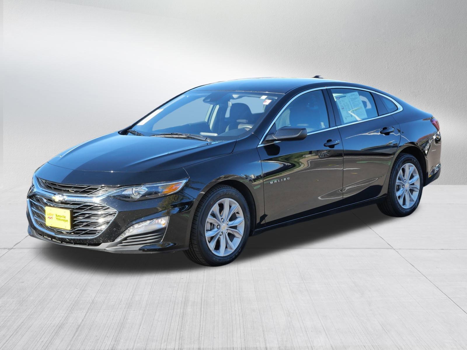 2025 Chevrolet Malibu 1LT photo 2
