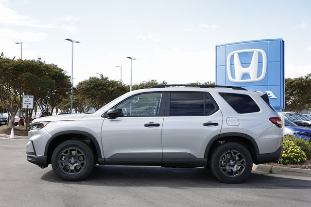 2025 Honda Pilot TrailSport photo 4