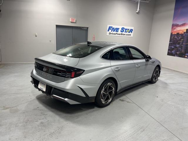 2026 Hyundai Sonata SEL Sport photo 3