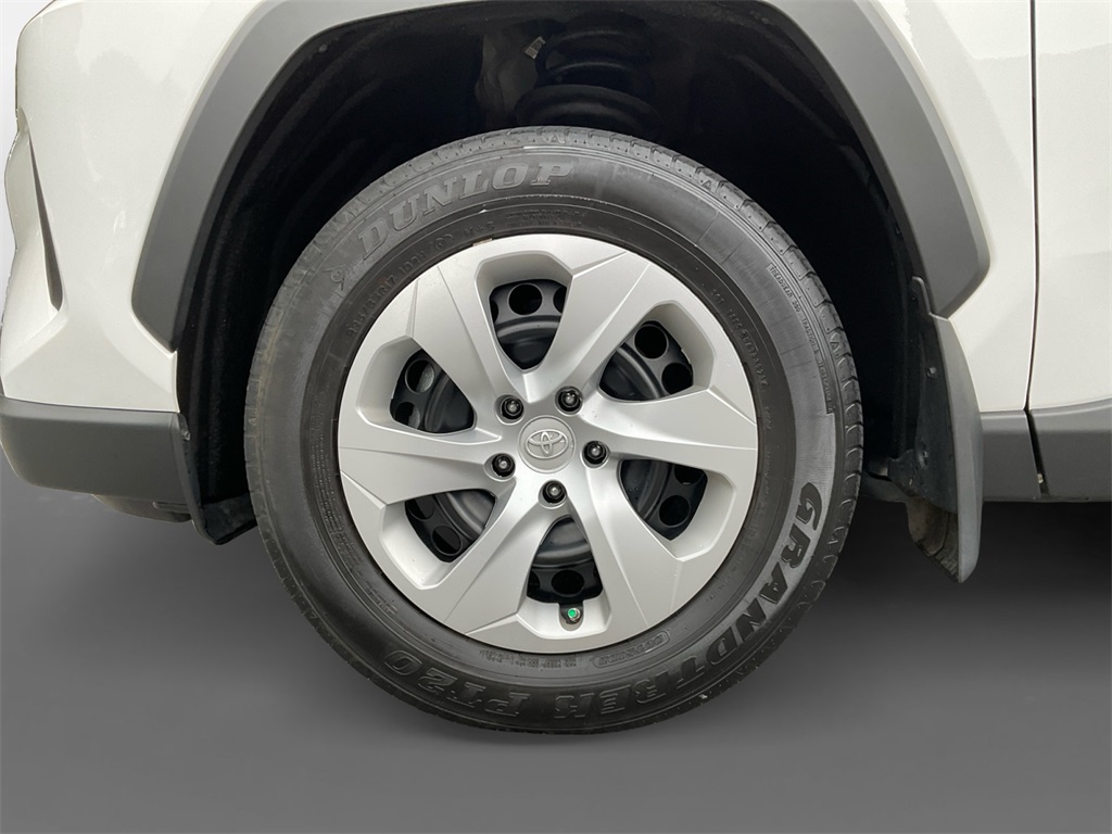 2024 Toyota RAV4 LE photo 14