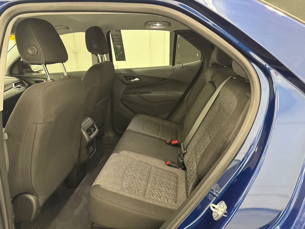 2022 Chevrolet Equinox LT photo 27