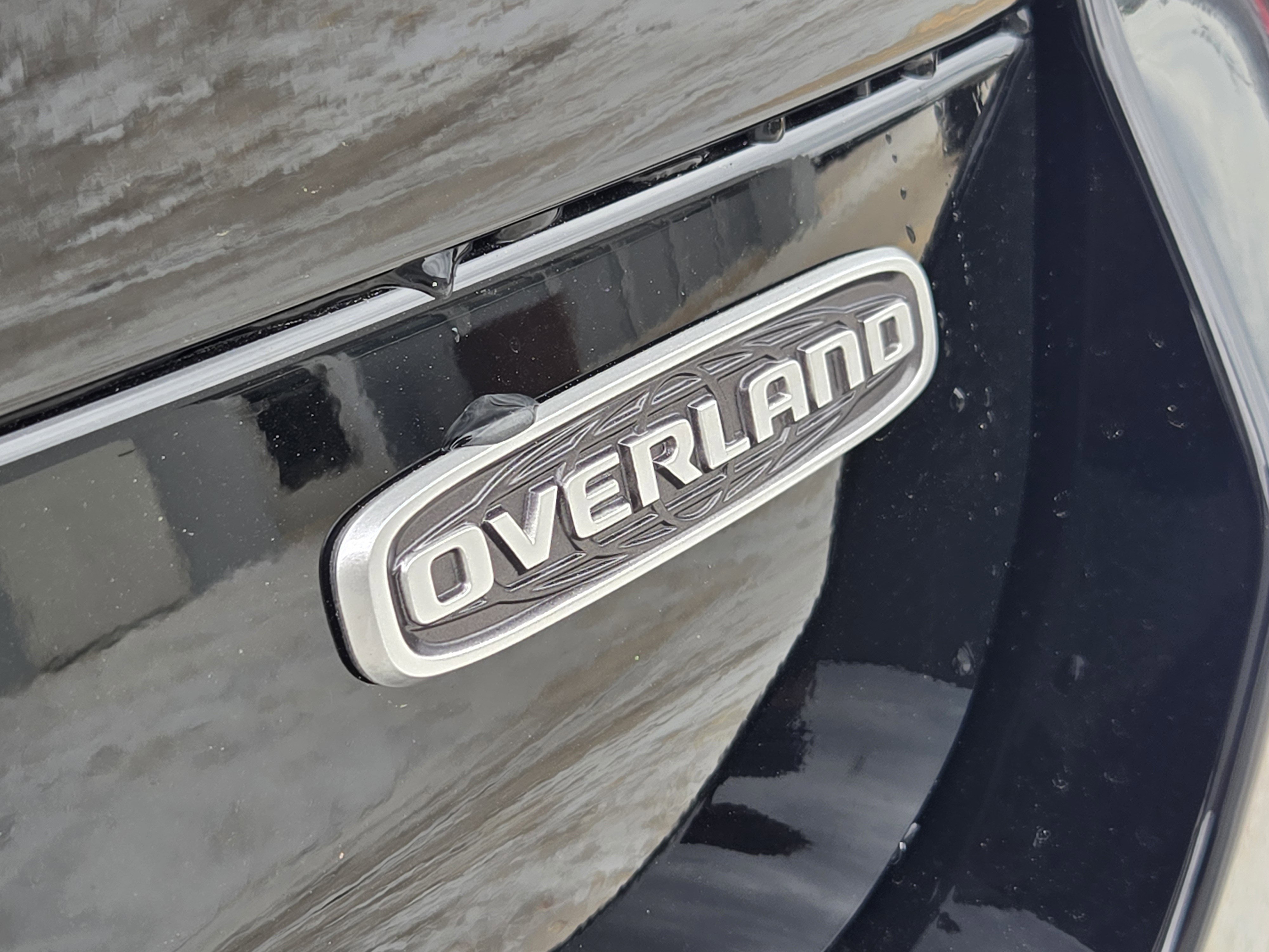 2025 Jeep Grand Cherokee Overland photo 2