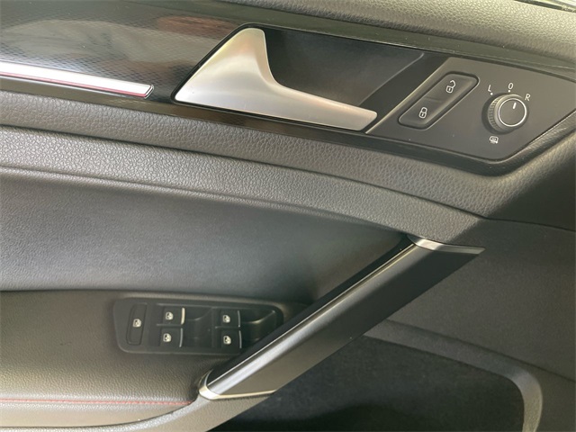 2017 Volkswagen Golf GTI Autobahn photo 13
