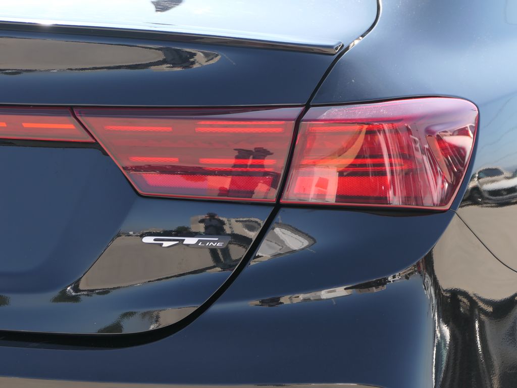 2023 Kia Forte GT-Line photo 4
