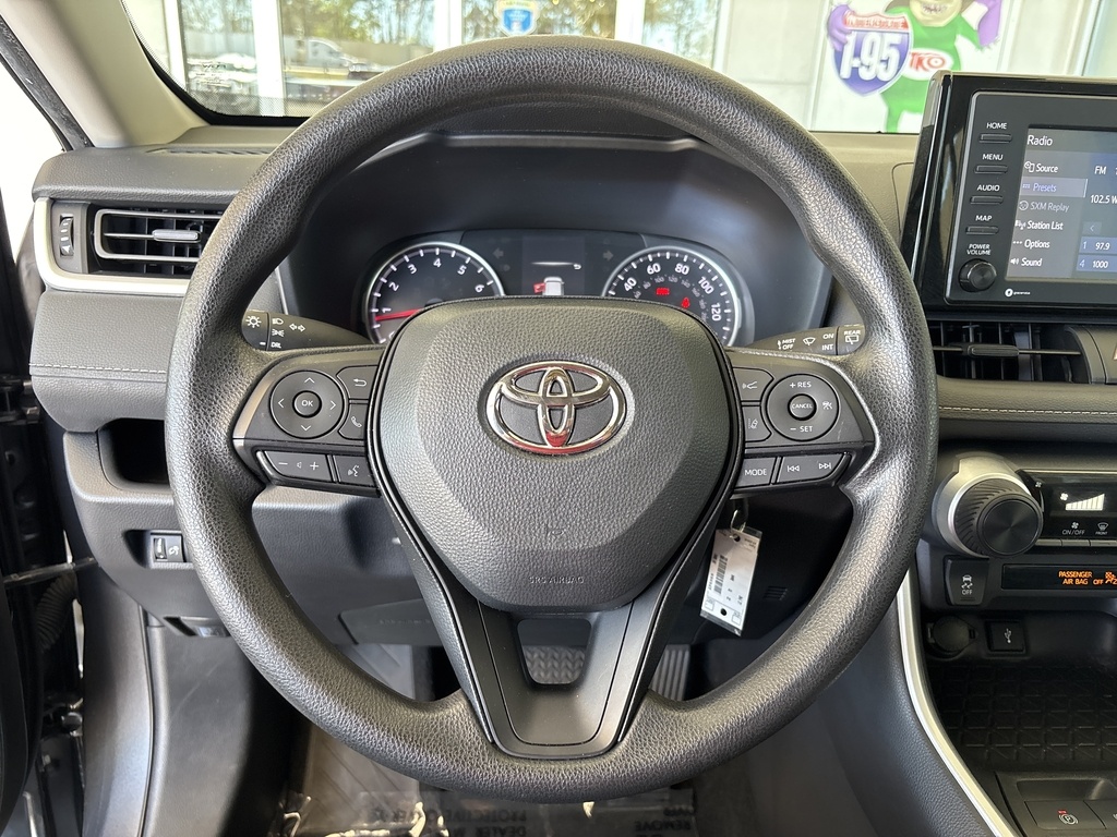 2022 Toyota RAV4 LE photo 25