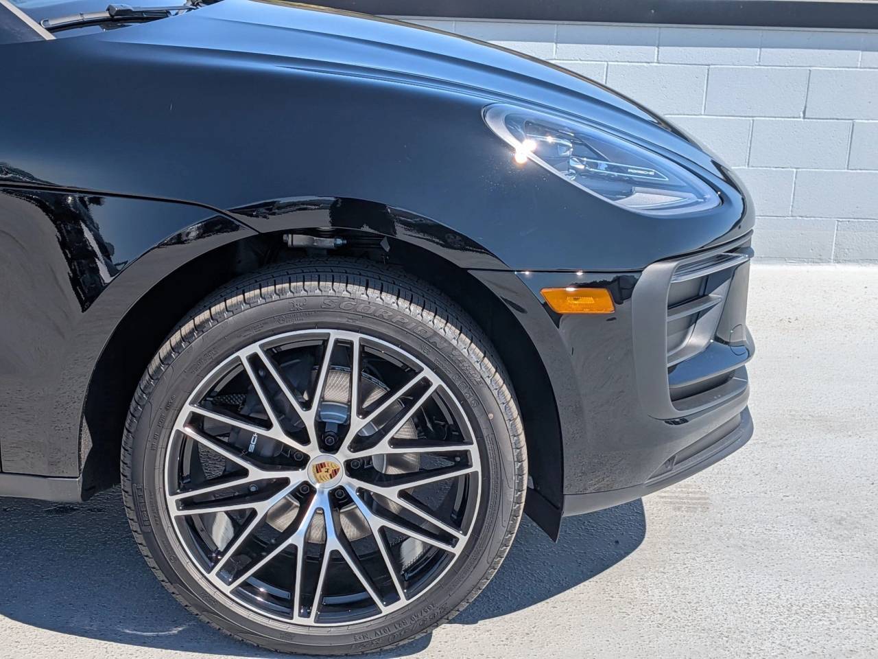 2026 Porsche Macan T photo 11