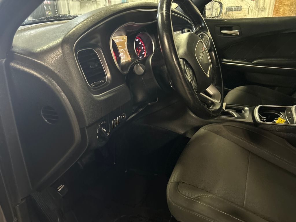 2017 Dodge Charger SXT photo 12