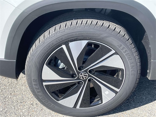 2025 Volkswagen Taos SE photo 10