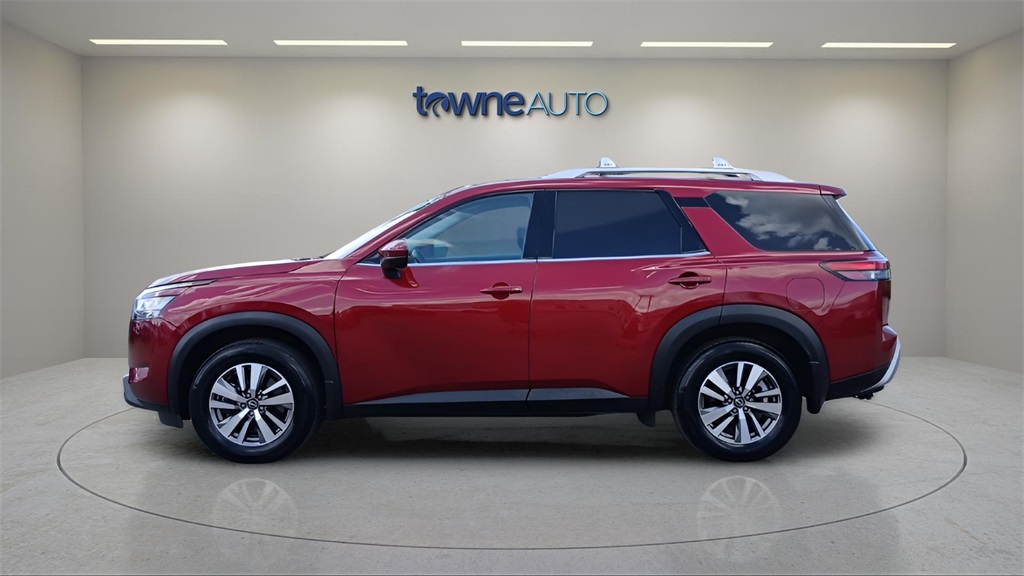 2022 Nissan Pathfinder SL photo 2