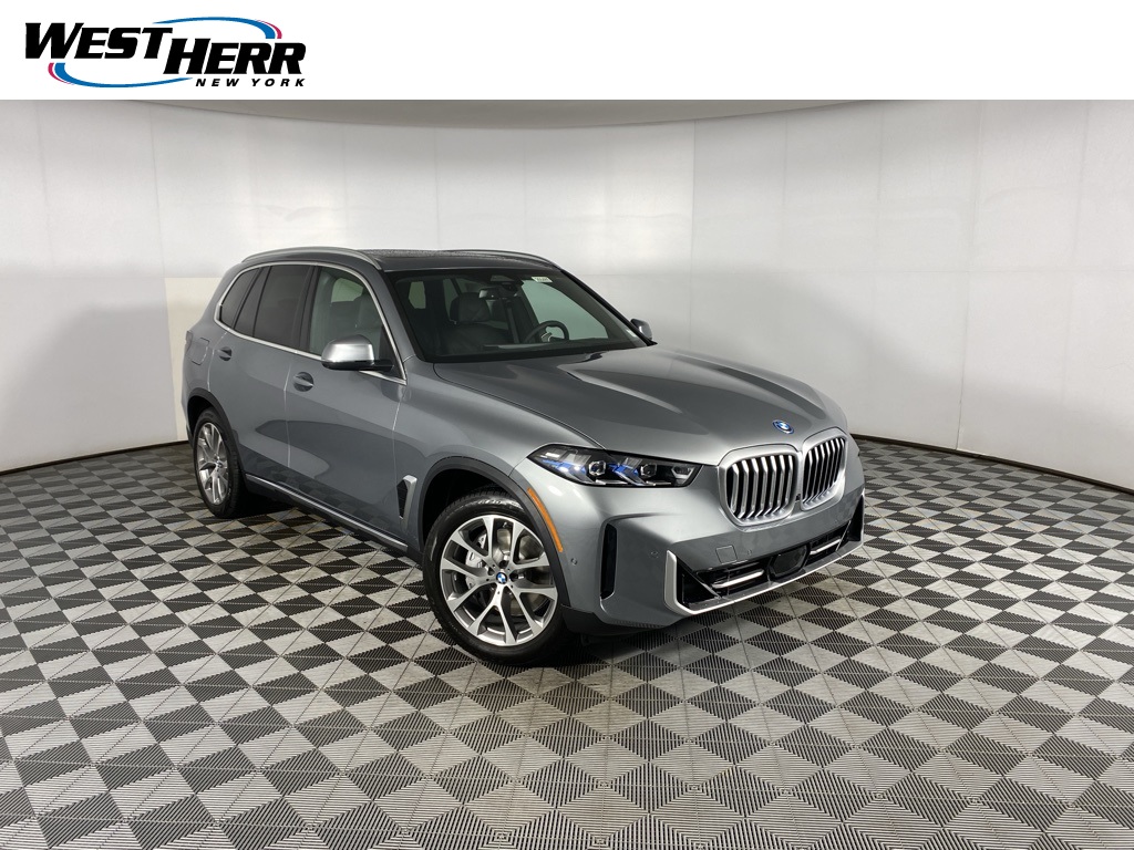 2026 BMW X5 50e's photo