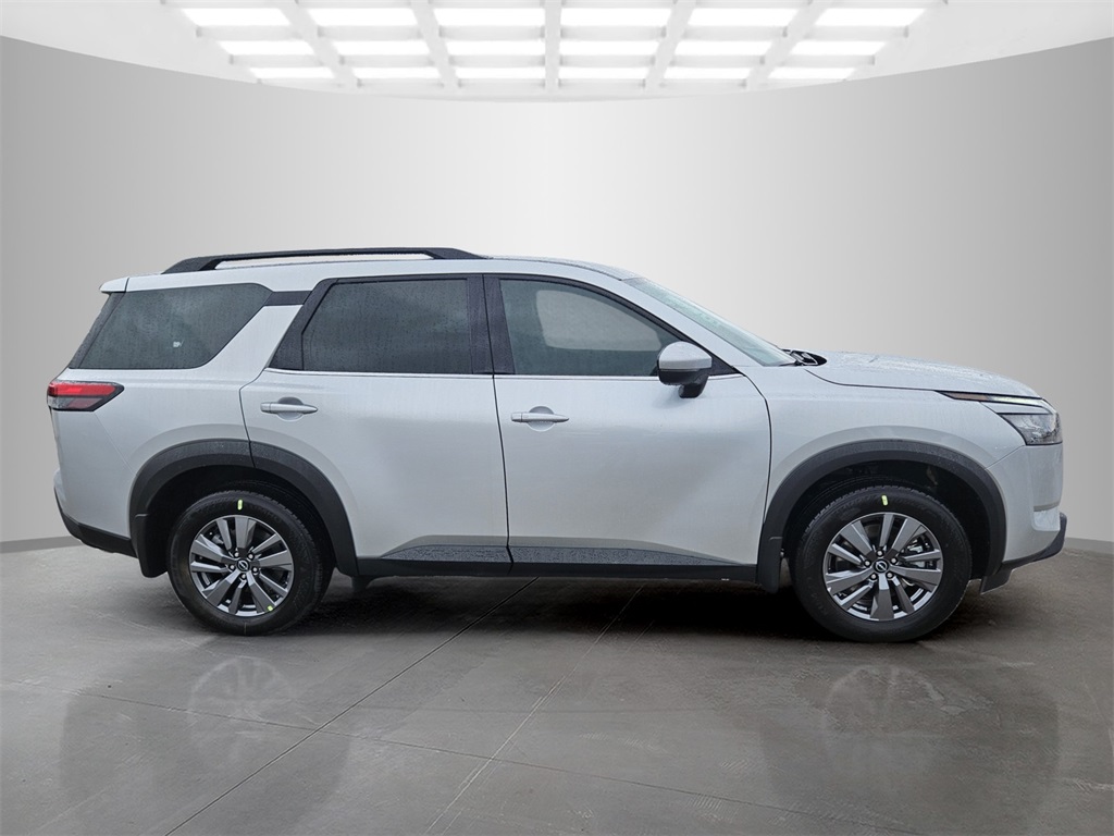 2025 Nissan Pathfinder SV photo 4
