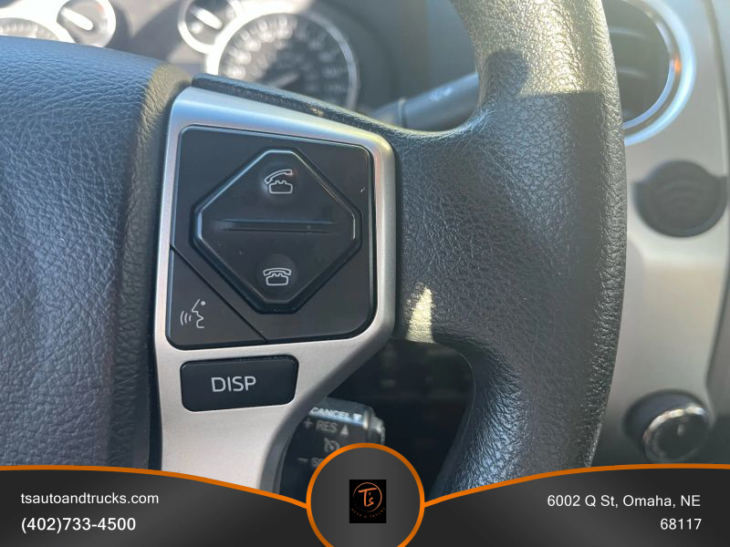 2016 Toyota Tundra CrewMax SR5 photo 13
