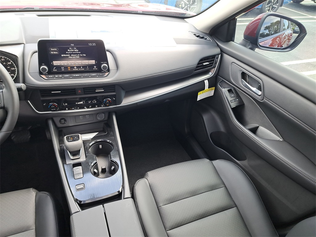 2026 Nissan Rogue SV photo 17