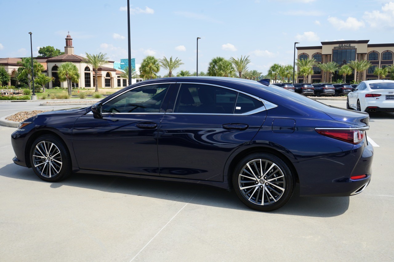2025 Lexus ES 350 photo 5