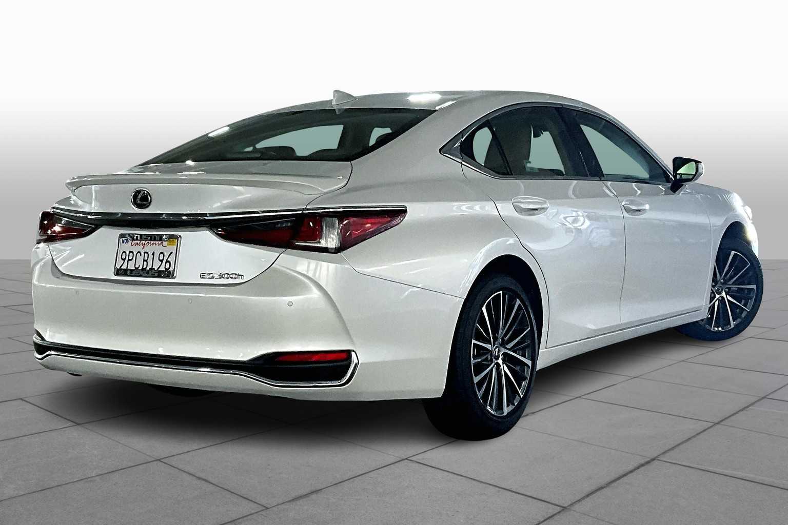 2025 Lexus ES Premium photo 12