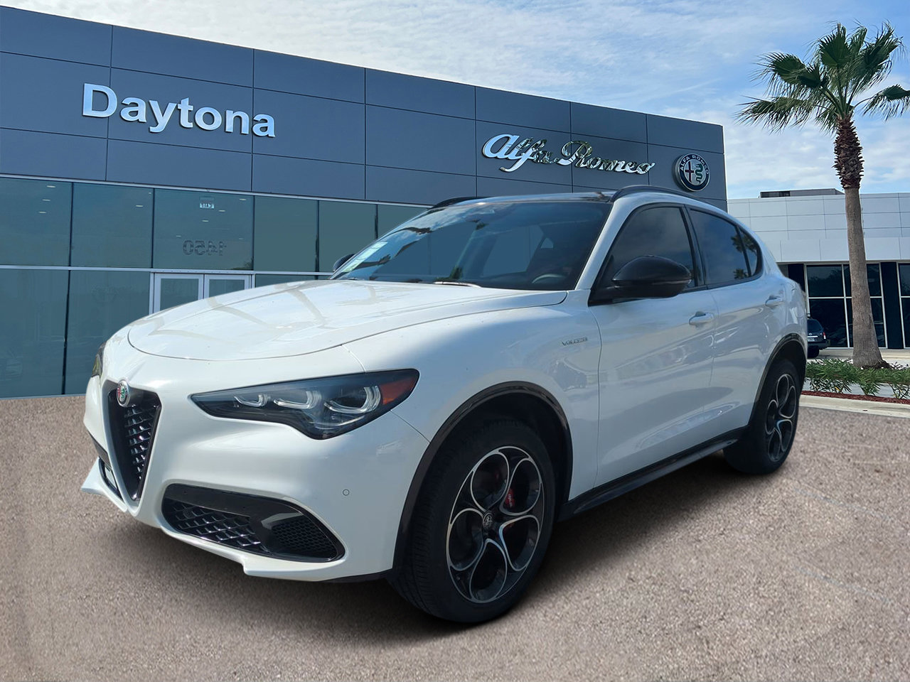 2025 Alfa Romeo Stelvio Sprint photo 3