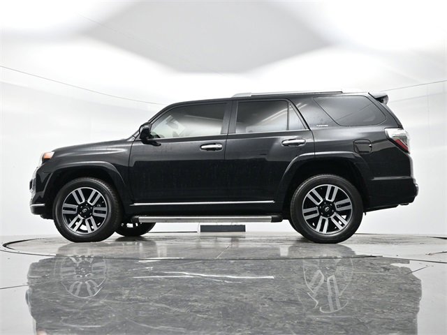 2018 Toyota 4Runner SR5 photo 28