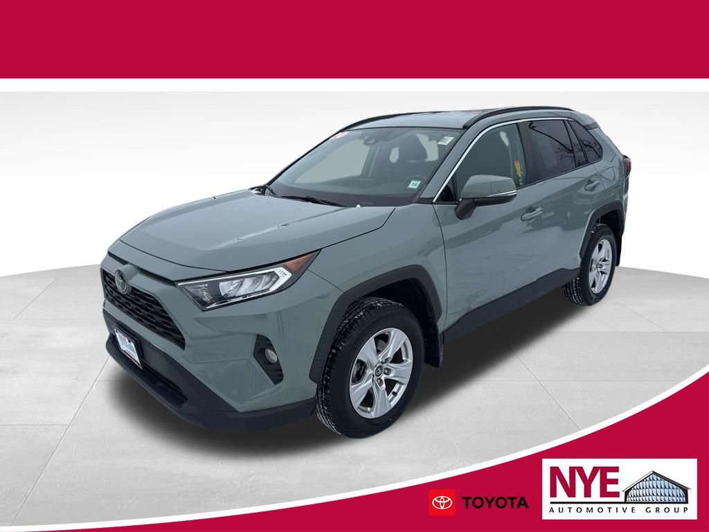 2020 Toyota RAV4 XLE's photo