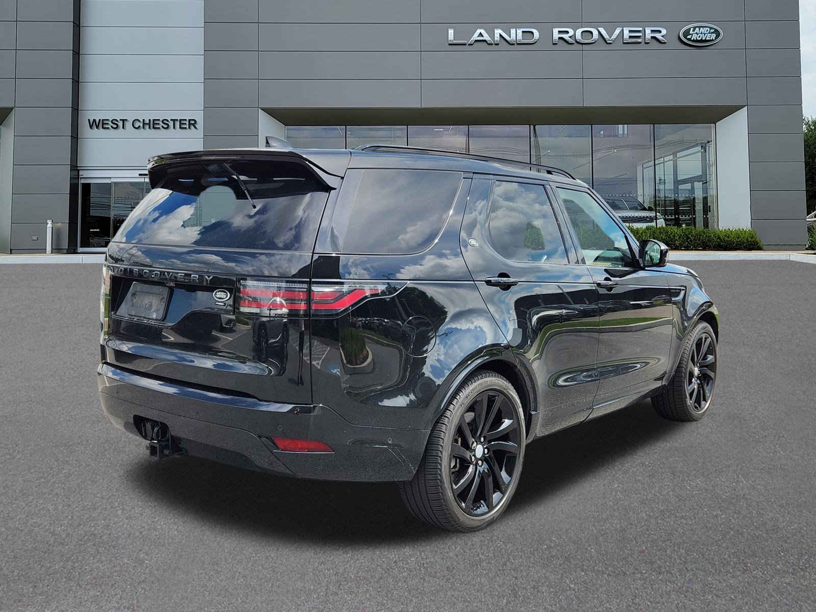 2023 Land Rover Discovery HSE R-Dynamic photo 4