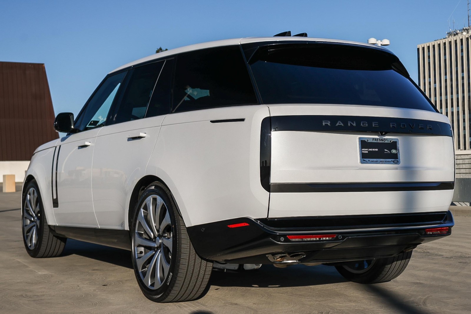2025 Land Rover Range Rover SE photo 5