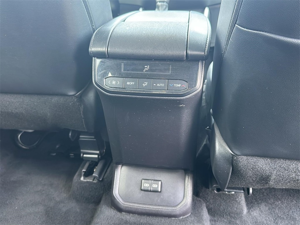 2022 Toyota Highlander XLE photo 22