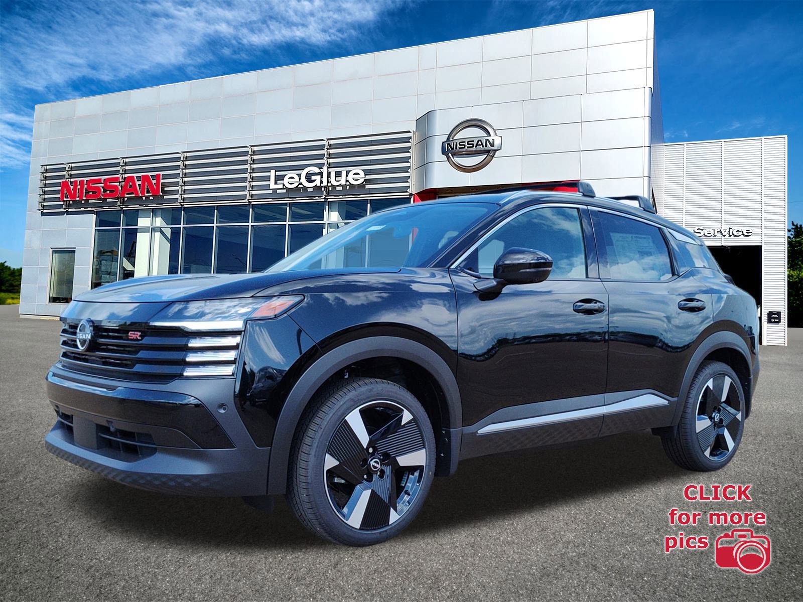 2025 Nissan Kicks SR's photo